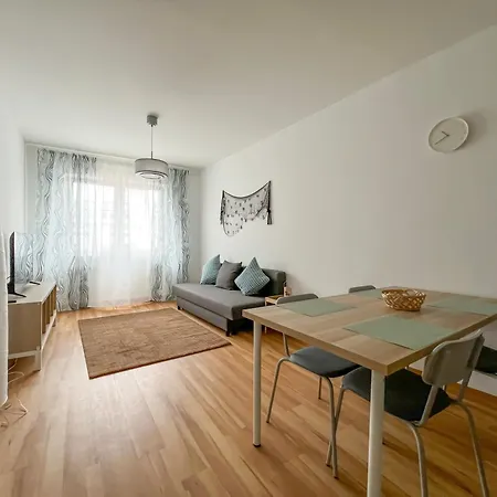 In Bss -6 Apartament Brema